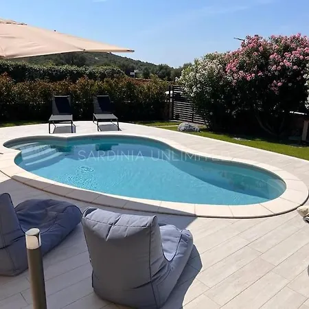 Carula With Private Pool فيلة *