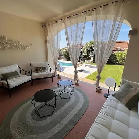 Carula With Private Pool فيلة *